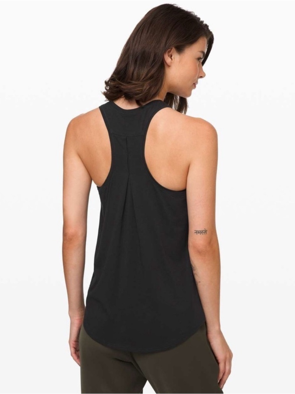 Lululemon Love Tank best for a 6-8